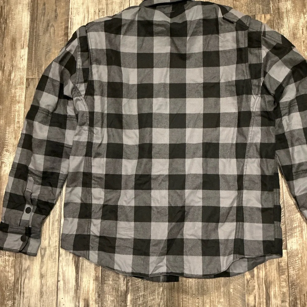 Street & Steel Black & Gray Plaid Button-Down Shirt - Picture 14 of 16